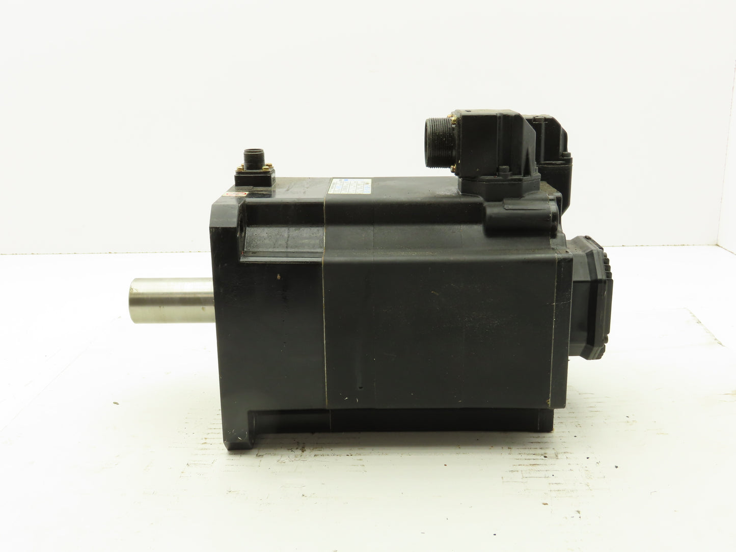 Okuma BL-MC150J-20SB AC Servo Motor 3kW 2000 RPM 133V 3PH Encoder ER-JF-7200D