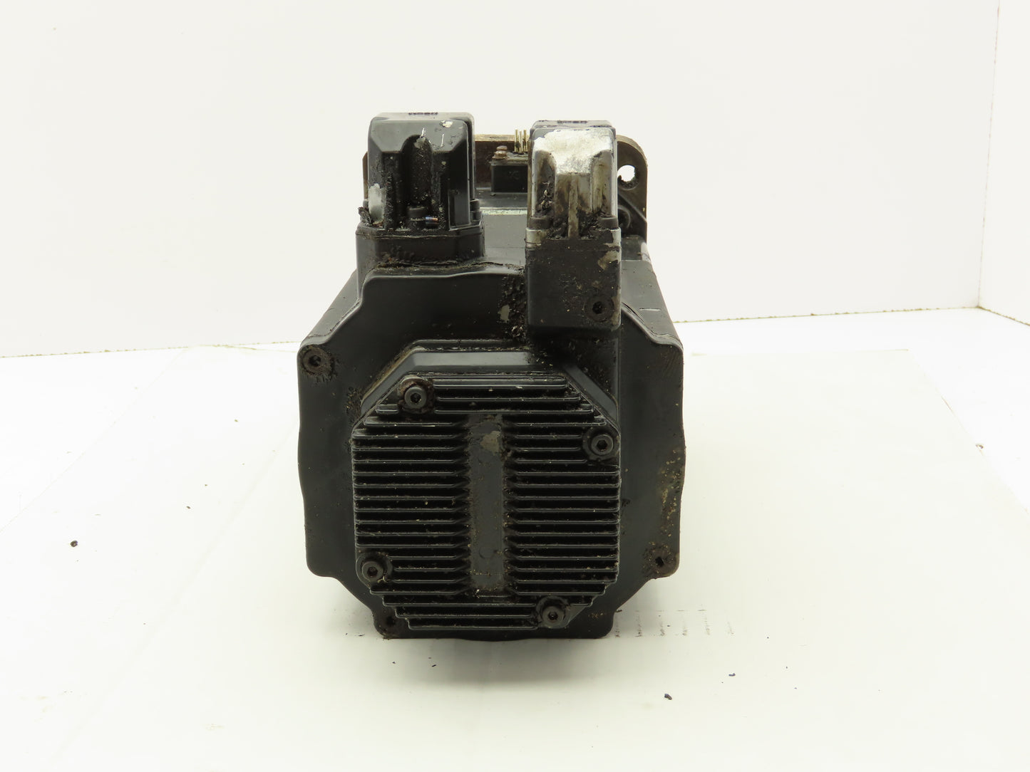 Okuma BL-MC95J-201B AC Servo Motor 2kW 2000 RPM 133V 3PH Encoder ER-JF-7200D