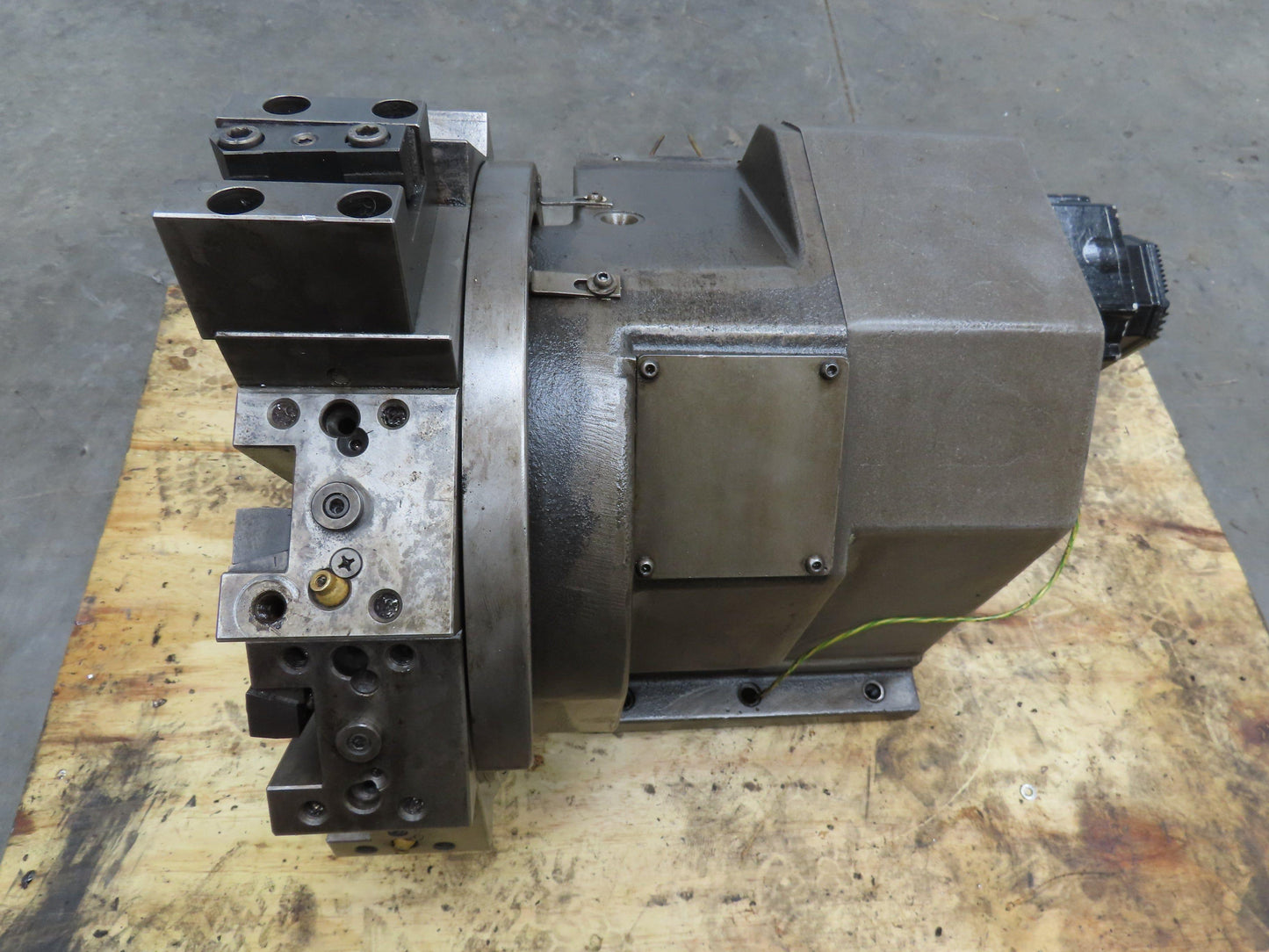 Okuma LU-15 CNC Lathe 12-Position Turret Tool Changer Servo Motor BL MC140J 30T