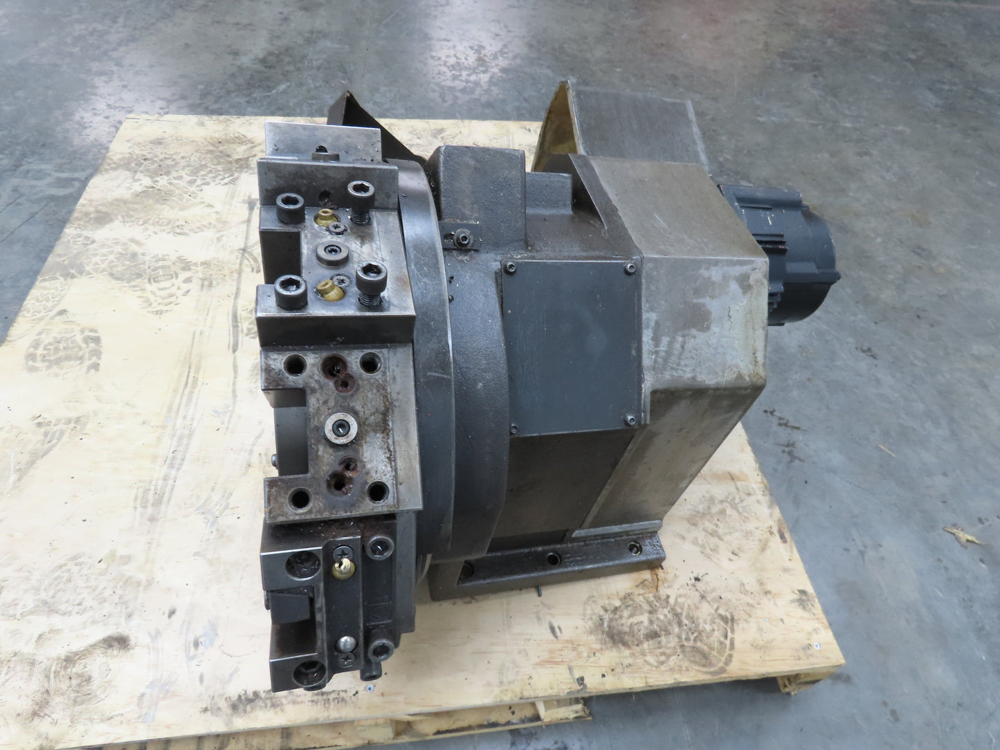 Okuma LU-15 CNC Lathe 12-Position Turret Tool Changer Servo BL-MS140E-30TN-A