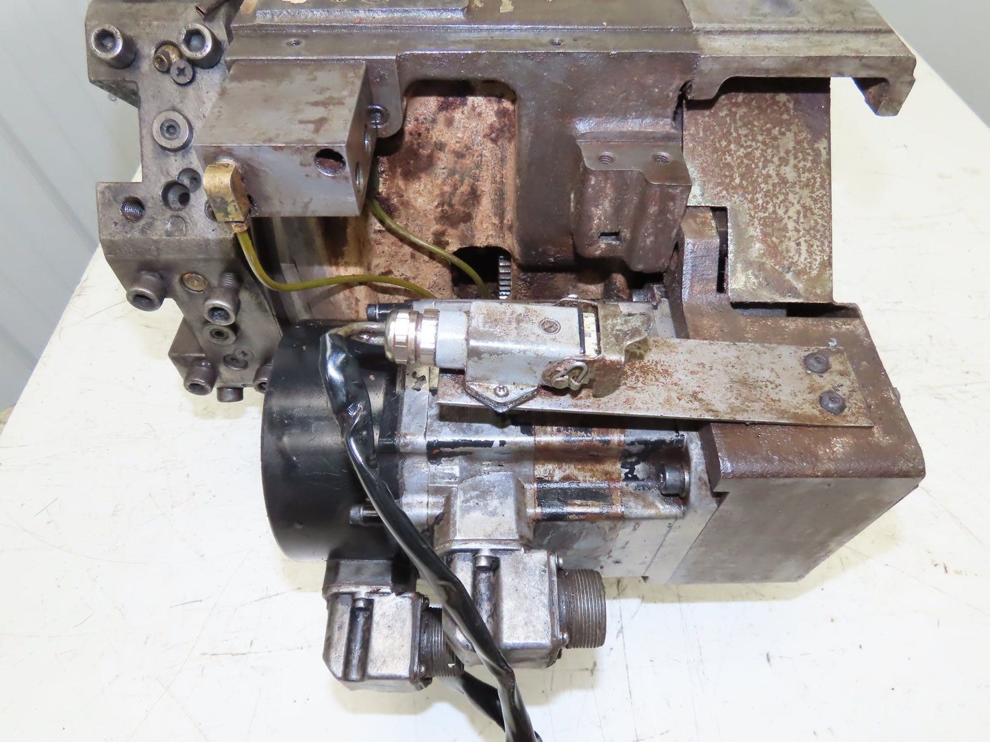 Okuma LU-15 CNC Lathe 8-Position Turret Tool Changer Servo Motor BL-MC50E-20T