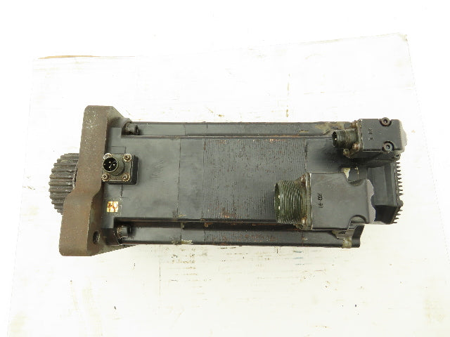 Okuma BL-MC140J-20TB AC Servo Motor 2.8kW 133V 2000 RPM 3PH Encoder ER-J-7200D