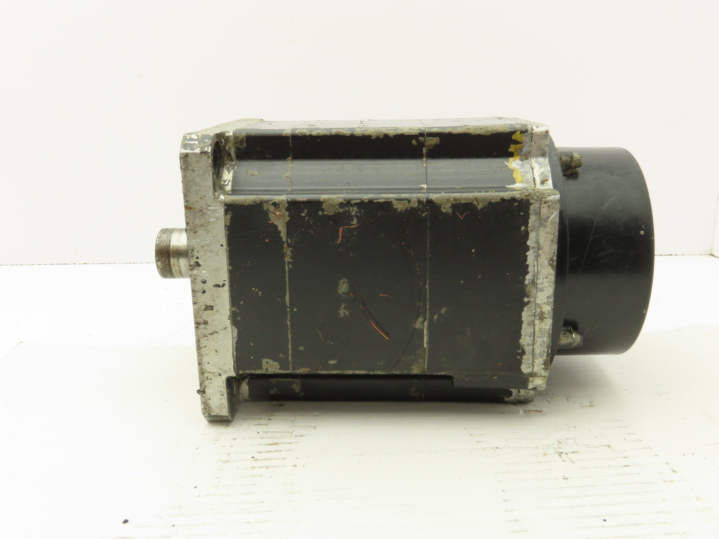 Okuma BL-MC200E-20SN-A AC Servo Motor 4kW 2000 RPM 157V 3PH Encoder ER-FC-2048D