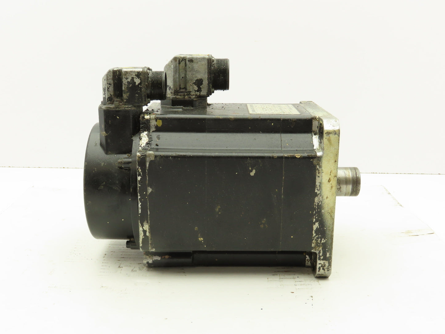 Okuma BL-MC200E-20SN-A AC Servo Motor 4kW 2000 RPM 157V 3PH Encoder ER-FC-2048D