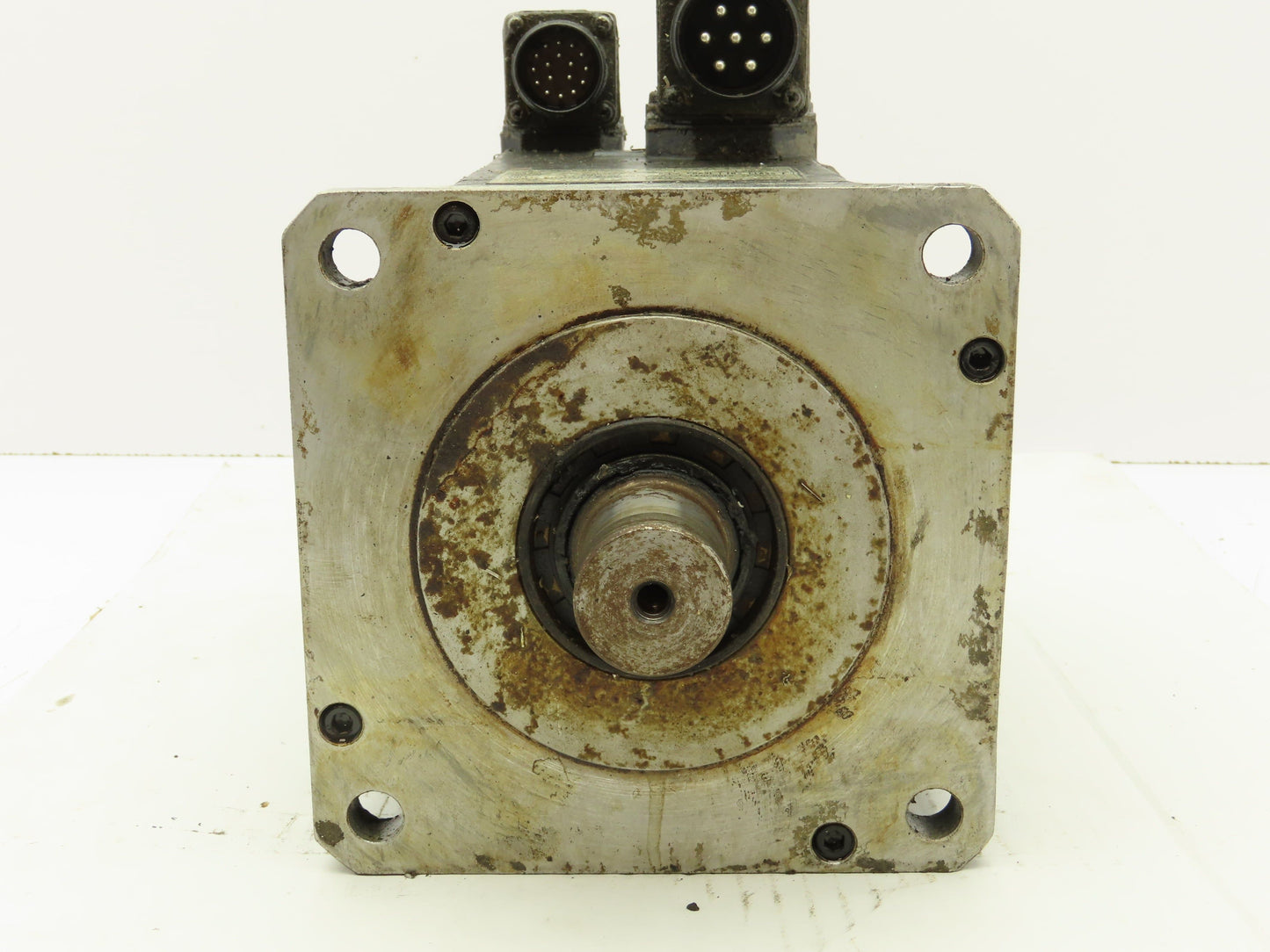 Okuma BL-MC200E-20SN-A AC Servo Motor 4kW 2000 RPM 157V 3PH Encoder ER-FC-2048D