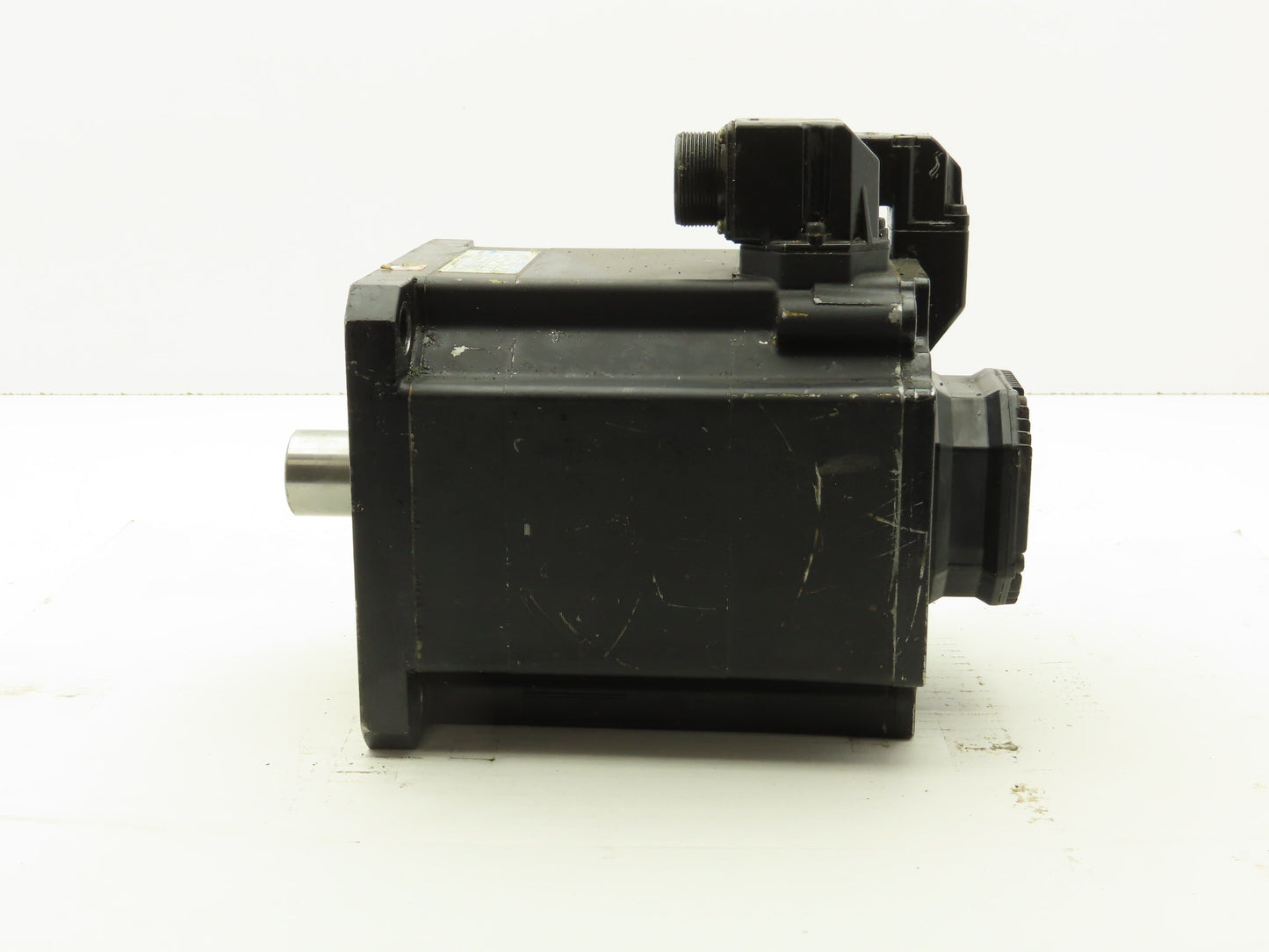 Okuma BL-MC200J-20SN-A AC Servo Motor 4kW 2000 RPM 3PH 157V Encoder ER-JF-7200D
