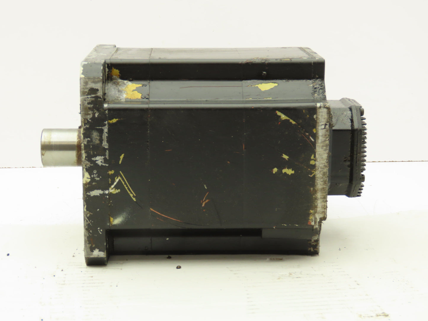 Okuma BL-MC200J-20SN-A AC Servo Motor 4kW 2000 Rpm 157V 3PH Encoder ER-J-7200D