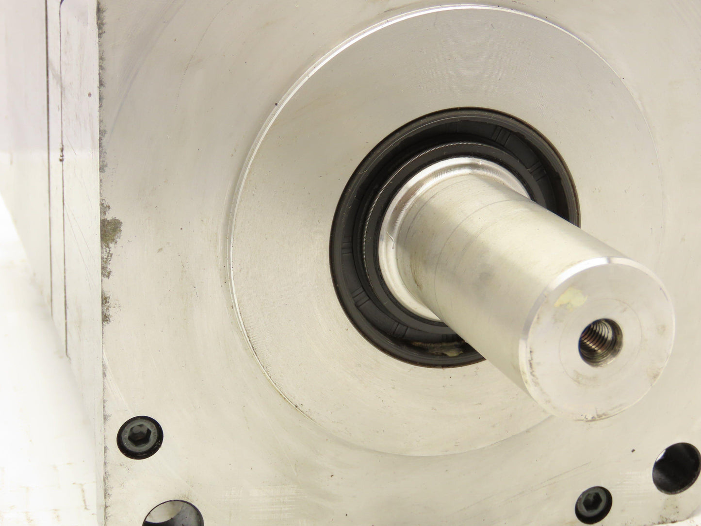 Okuma BL-MC300J-12SB Servo Motor 3.6KW 8P 1200RPM 141V 3PH Encoder ER-J7200D