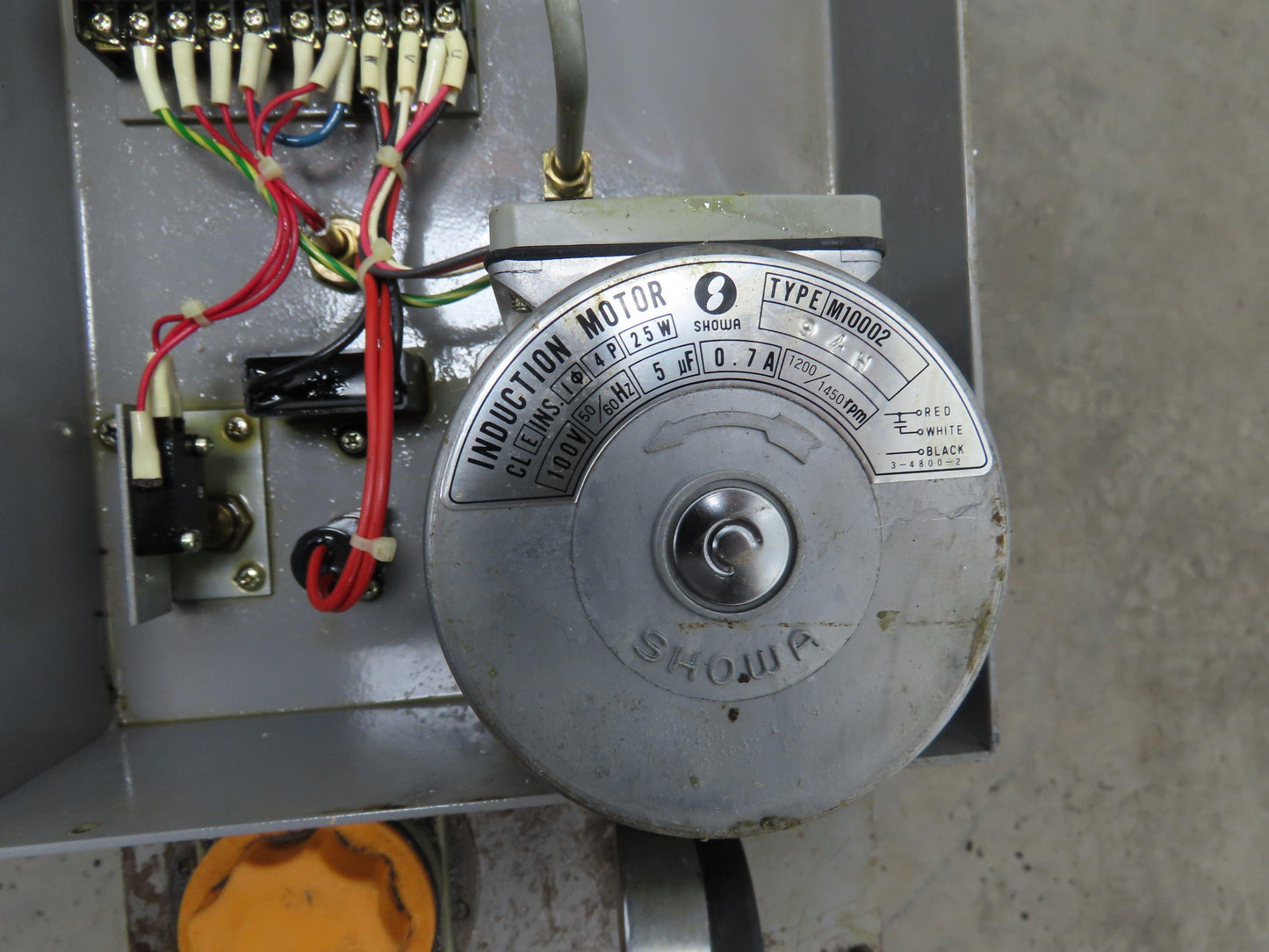 Showa MLA-03W Lubrication Pump 4.5Gal Tank Machine Oiler 300 cc/min 100V 1PH