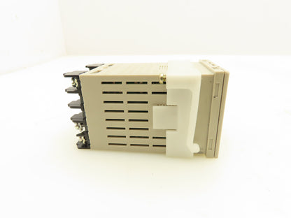Omron E5CSV-R1KJ-W Digital Temperature Controller 100-240VAC 5VA 50/60HZ