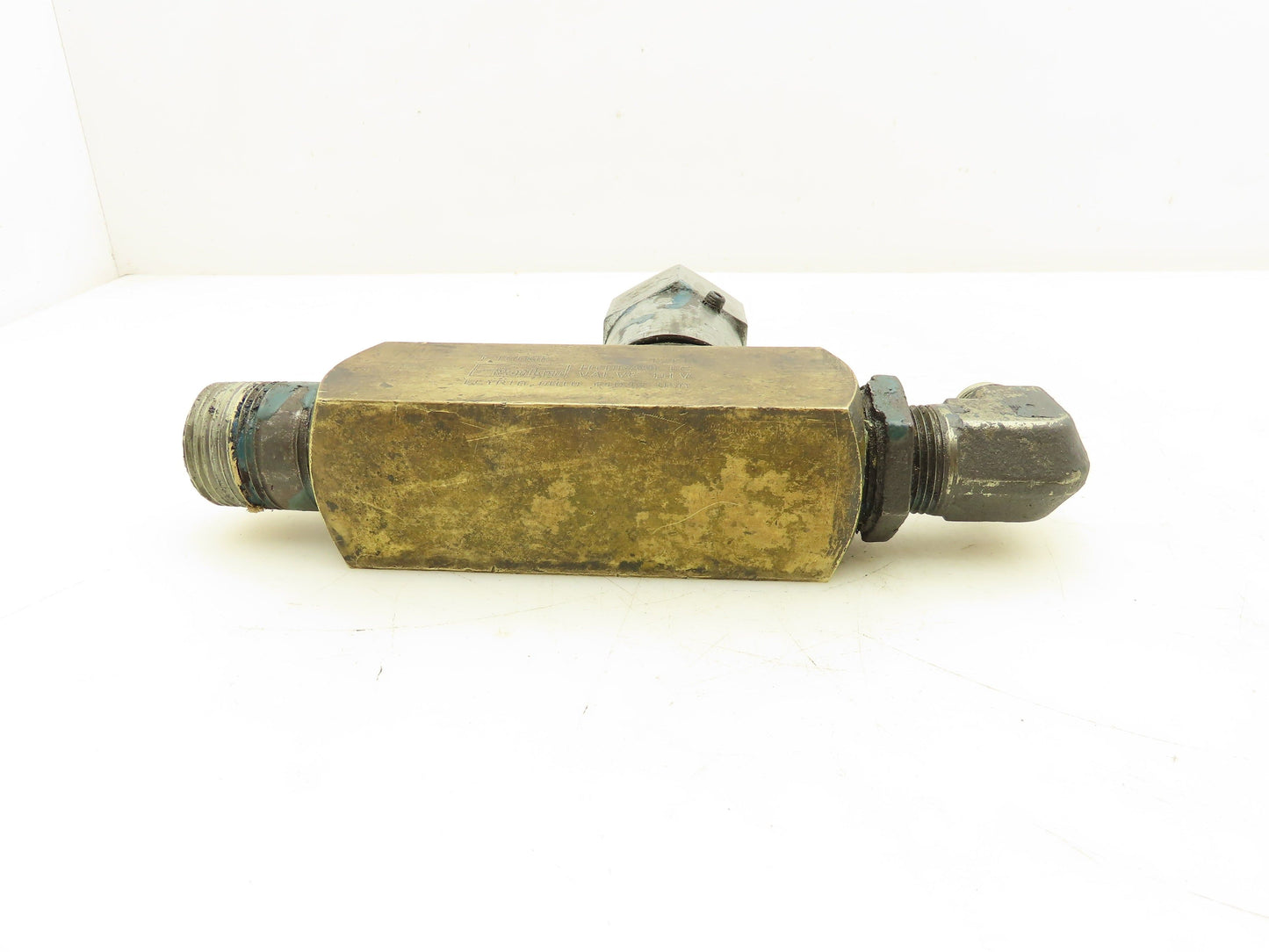 Parker F1800B-12CH Flow Control Valve 1" NPT Female Standard Needle Brass