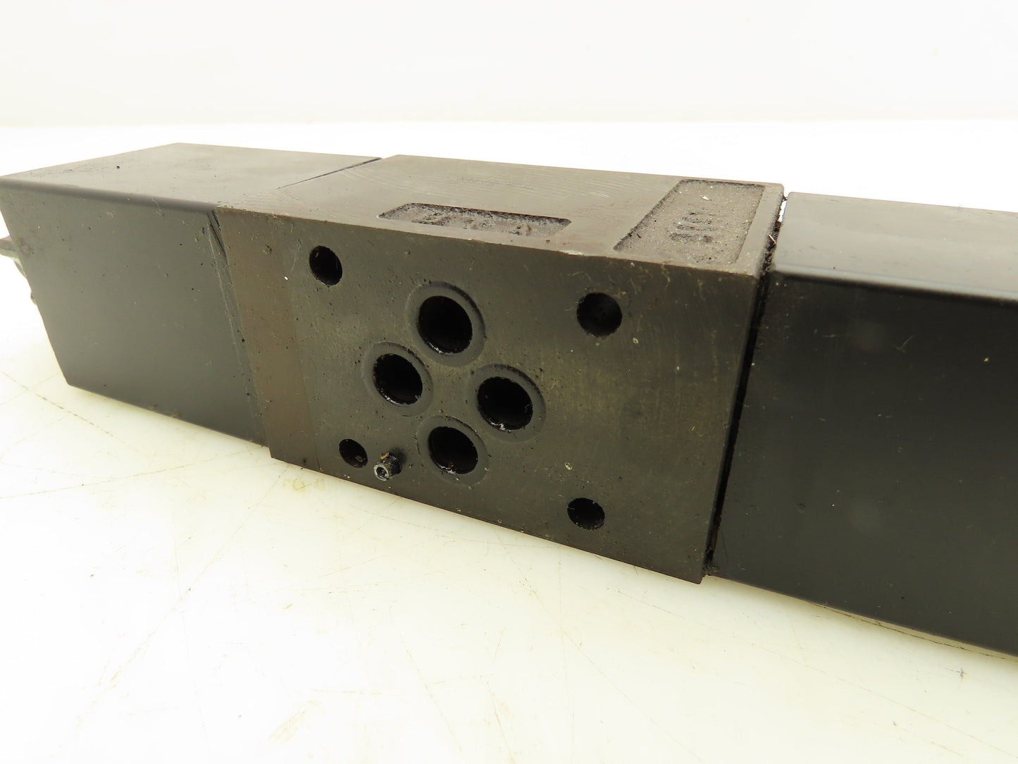 Parker D1VW4CNJWF70X4593 Hydraulic Solenoid Valve 3-Pos 24VDC 3000 PSI