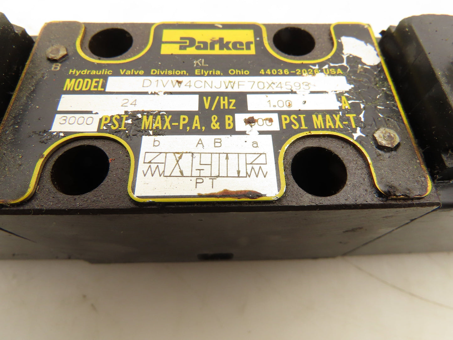 Parker D1VW4CNJWF70X4593 Hydraulic Solenoid Valve 3-Pos 24VDC 3000 PSI