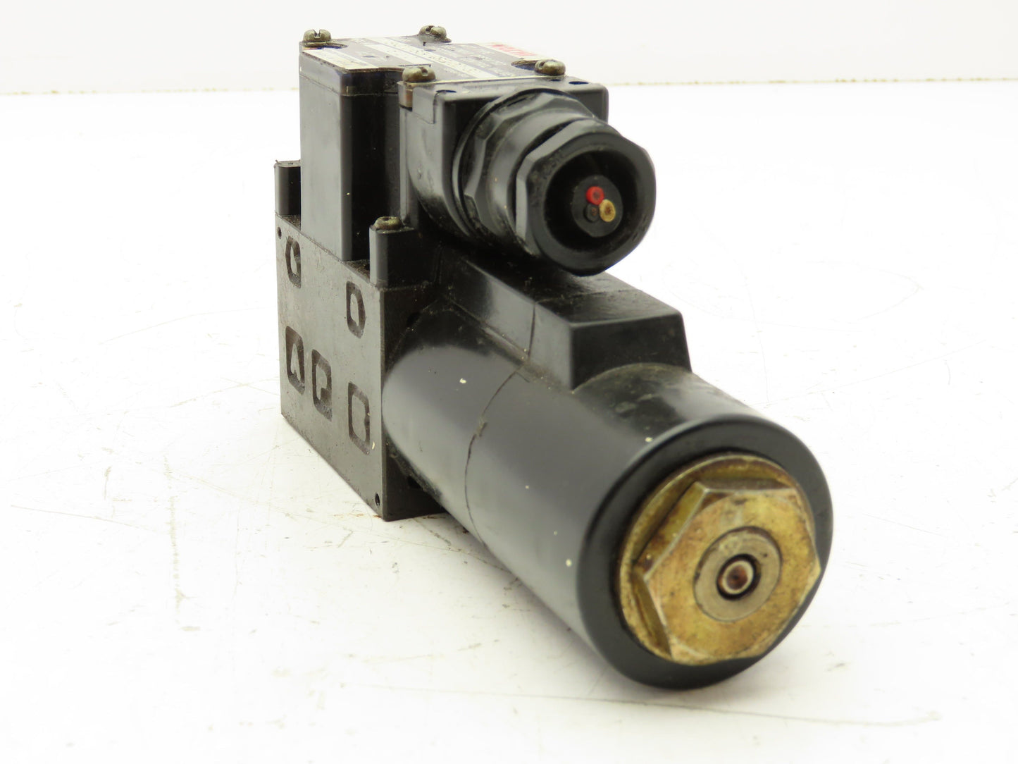 Nachi S-G01-B3X-GRZ-D2-32 Hydraulic Directional Control Solenoid Valve 24VDC D03