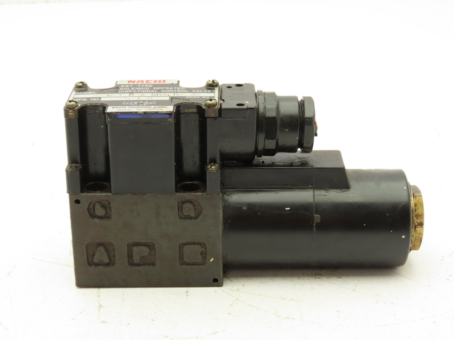 Nachi S-G01-B3X-GRZ-D2-32 Hydraulic Directional Control Solenoid Valve 24VDC D03