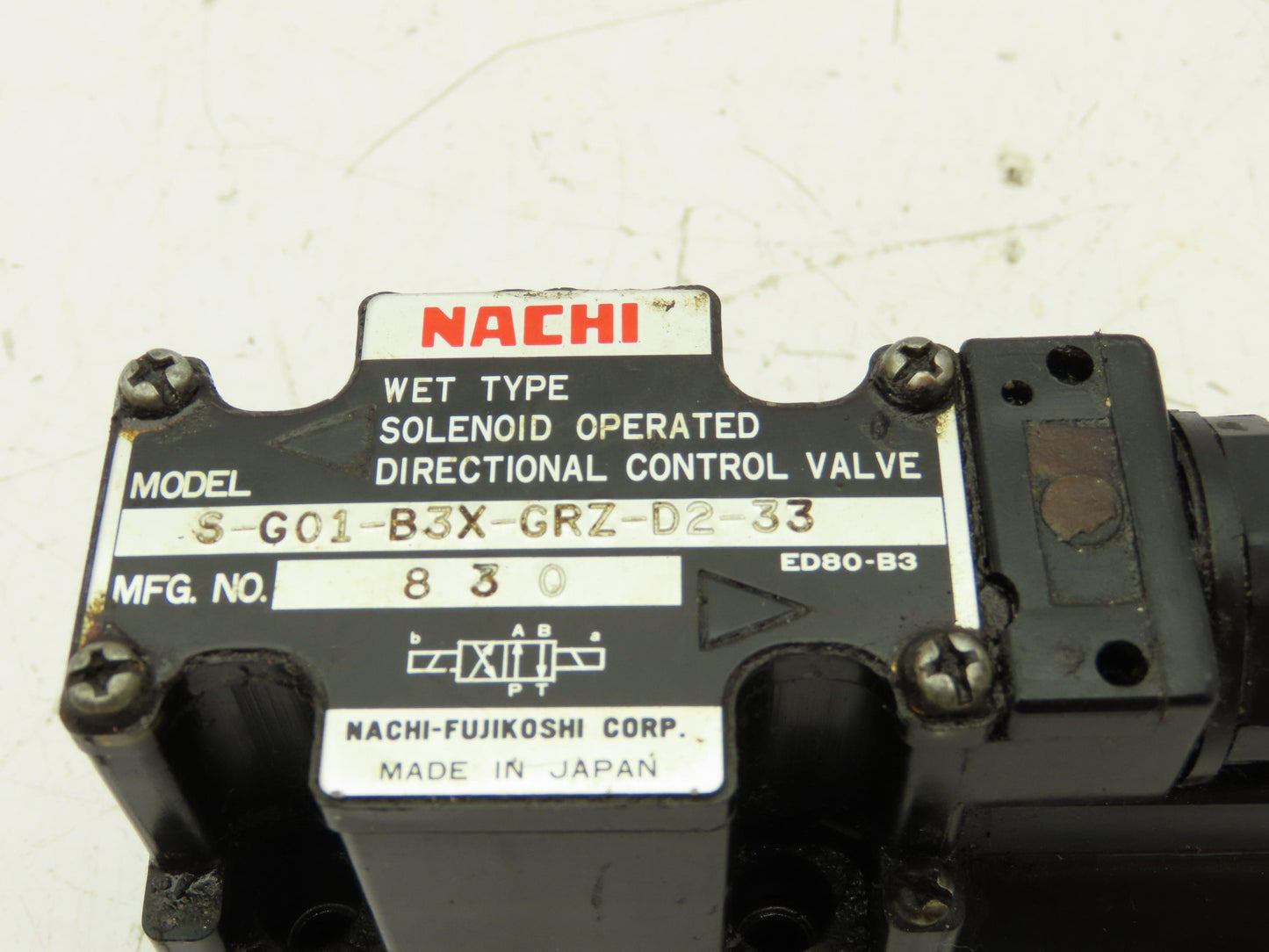 Nachi S-G01-B3X-GRZ-D2-33 Hydraulic Directional Control Solenoid Valve 24VDC D03
