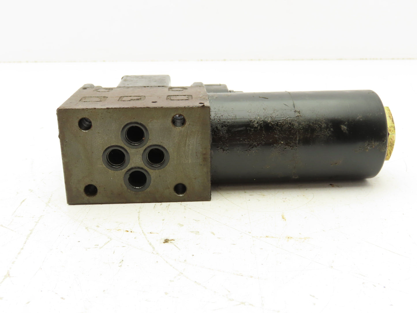 Nachi S-G01-C6-GRZ-D2-33 Hydraulic Directional Control Solenoid Valve 24VDC D03