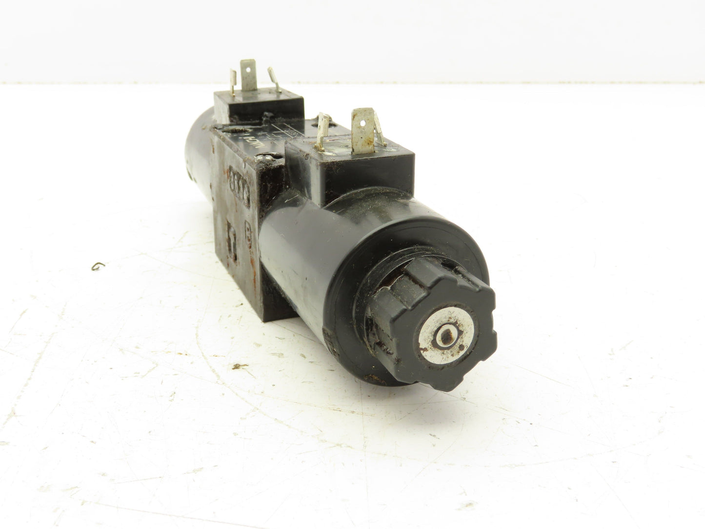 Nachi SA-G01-E3X-K-D2-5377J Hydraulic Directional Control Solenoid Valve 24VDC