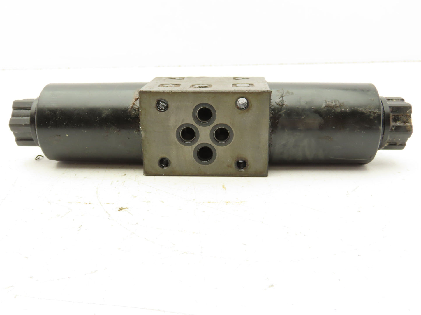 Nachi SA-G01-E3X-K-D2-5377J Hydraulic Directional Control Solenoid Valve 24VDC