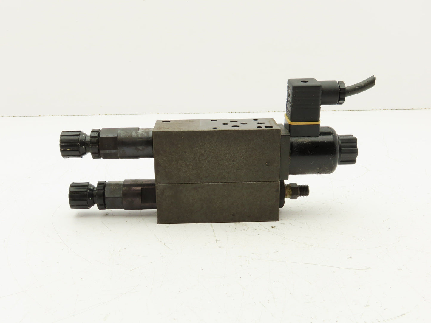 Nachi OGS-G01-ACC-K-D2-5898B Hydraulic 2-Pressure Reducing Modular Valve 24VDC