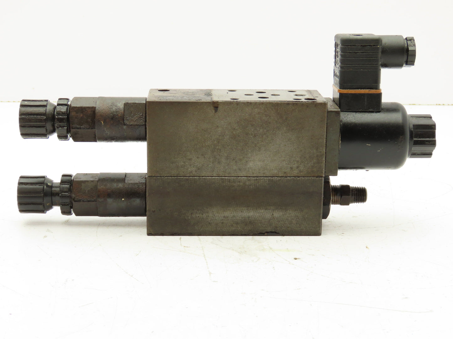 Nachi OGS-G01-P1C-K-D2-21 Hydraulic 2-Pressure Reducing Modular Valve 24VDC