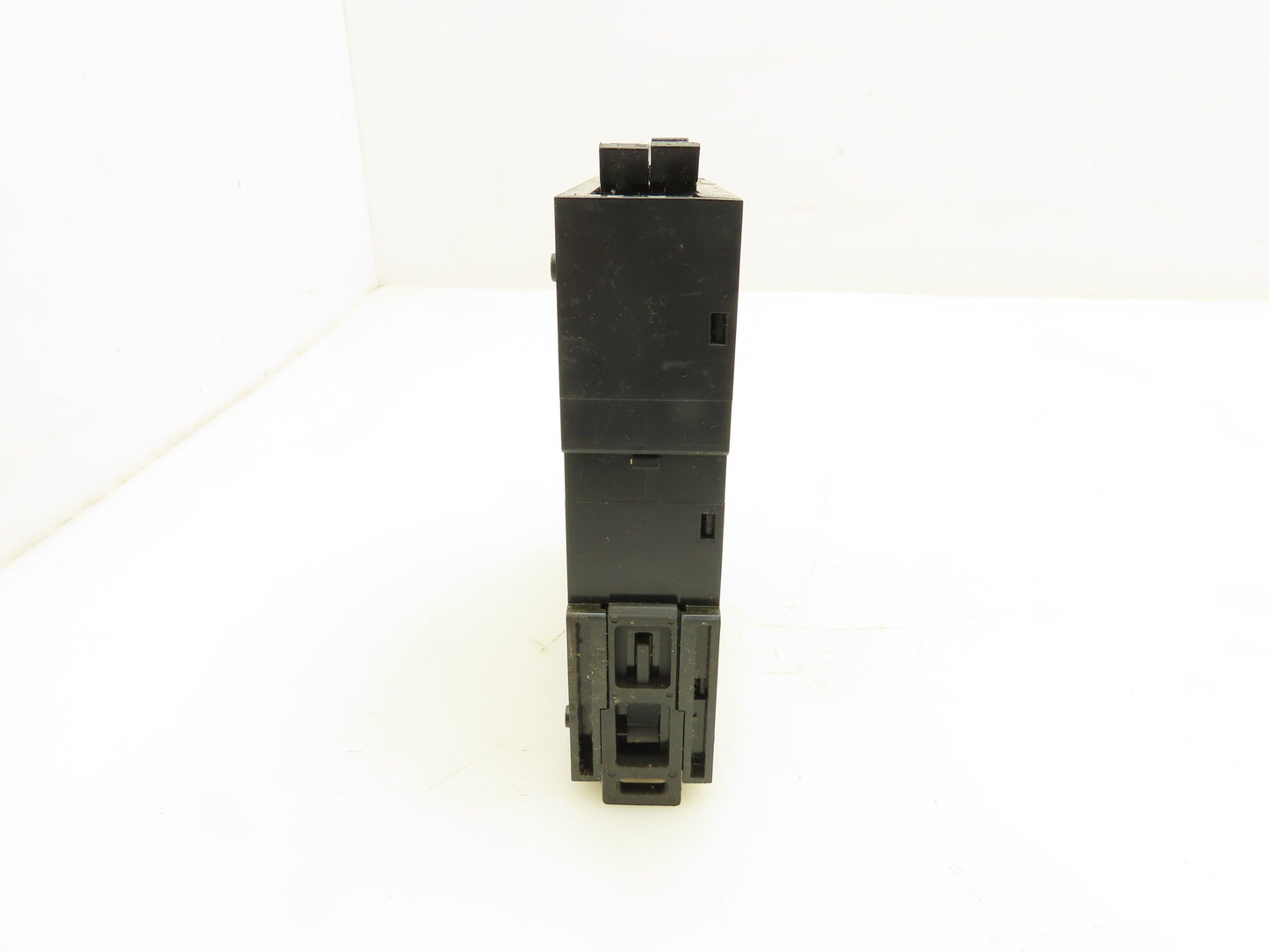 Okuma DN-OC-16PC A911-3053 PLC Output Module Lot of 2