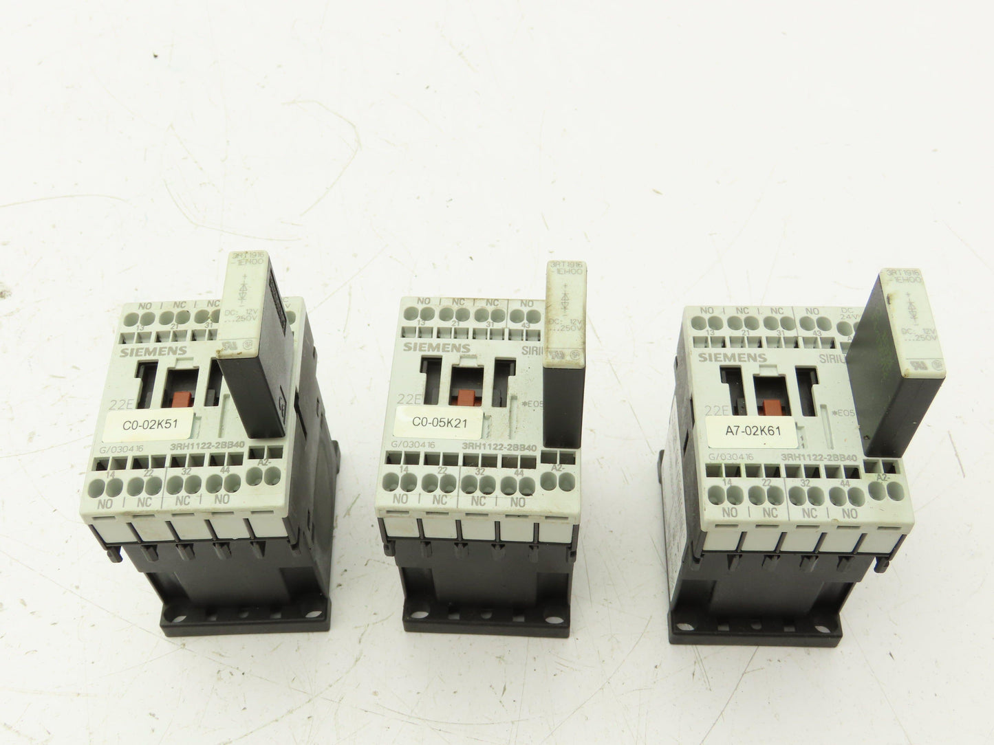 Siemens 3RH1122-2BB40 Auxiliary Contactor 600VAC 10A Lot Of 3