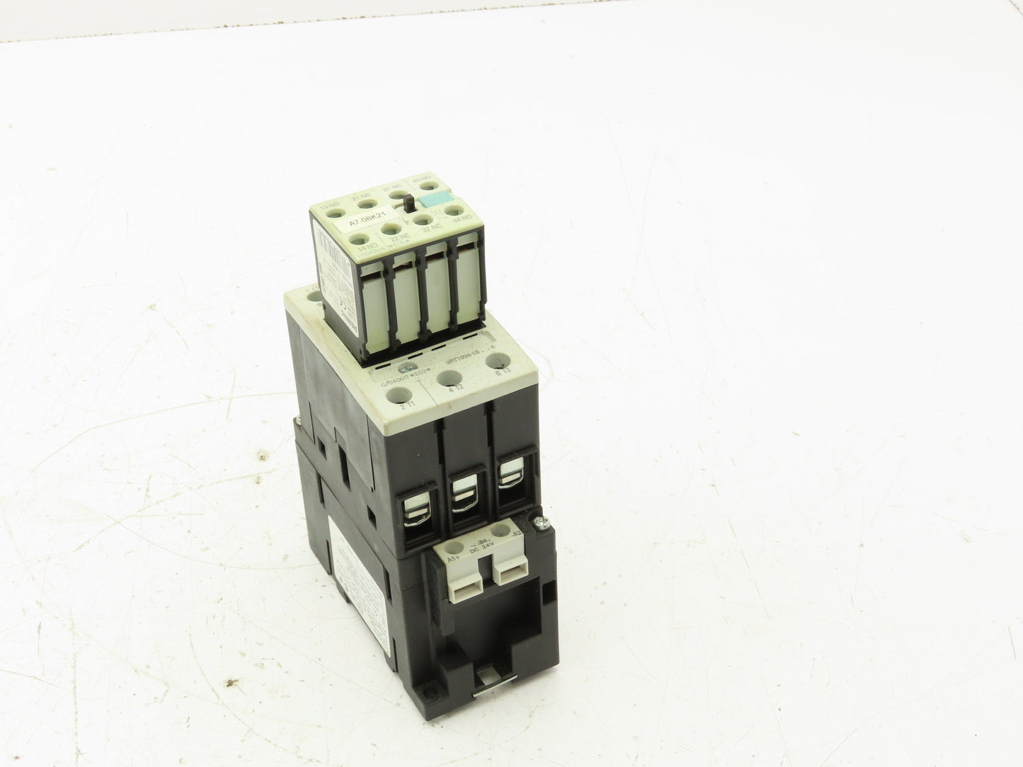 Siemens 3RT1034-1BB44 Contactor 24VDC AC-3 32 A 15kW 400V 2NO 2NC 3 Pole