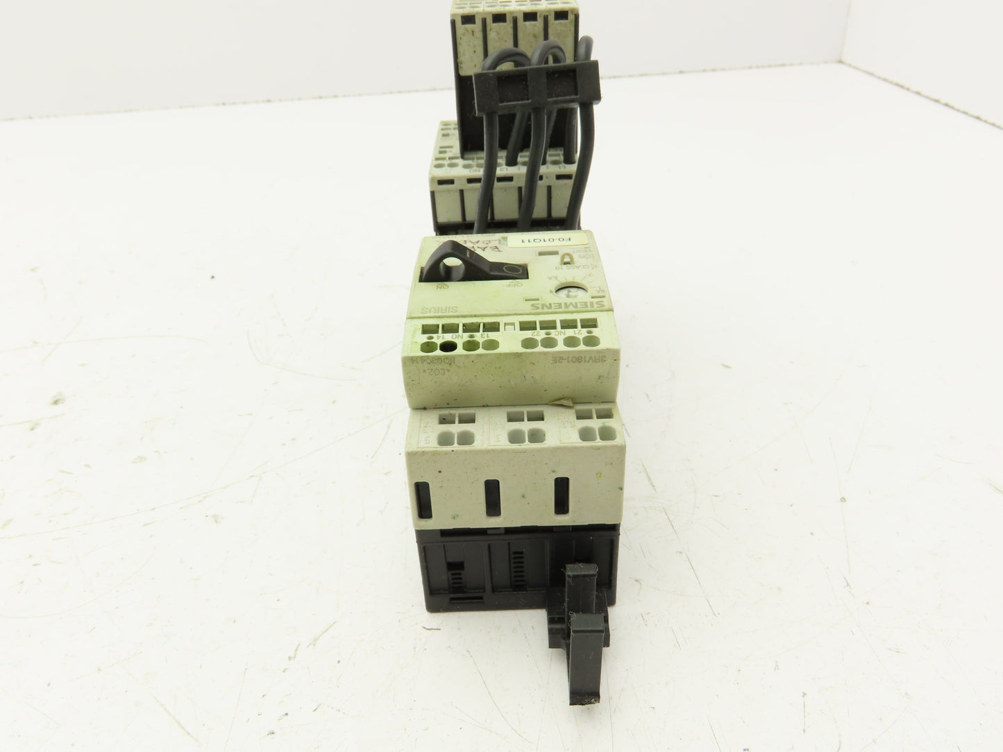 Siemens 3RV1011-1HA20 Circuit Breaker With Contactor 24VDC 3-7A 3KW/400V 3 Pole