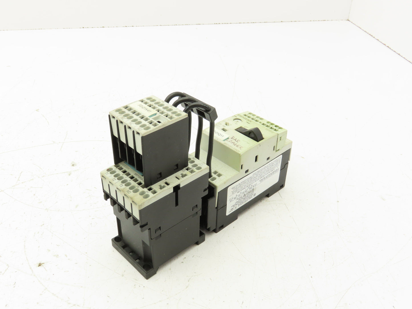 Siemens 3RV1011-1HA20 Circuit Breaker With Contactor 24VDC 3-7A 3KW/400V 3 Pole