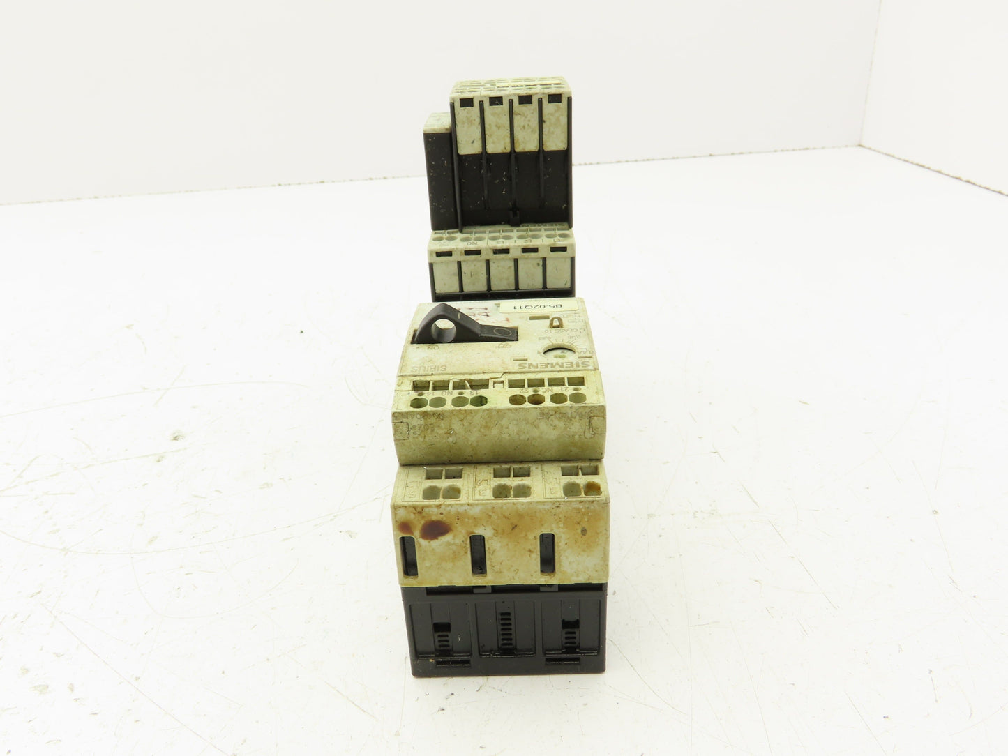Siemens 3RT1015-2BB41 Contactor With Circuit Breaker 24VDC 16A 600V