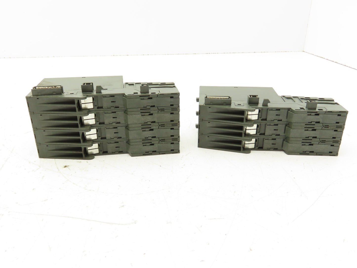 Siemens 6ES7132-4BD30-0AA0 Digital Output Module With Terminal 24VDC 2A Lot Of 7