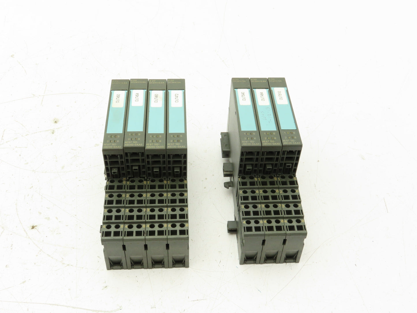 Siemens 6ES7132-4BD30-0AA0 Digital Output Module With Terminal 24VDC 2A Lot Of 7