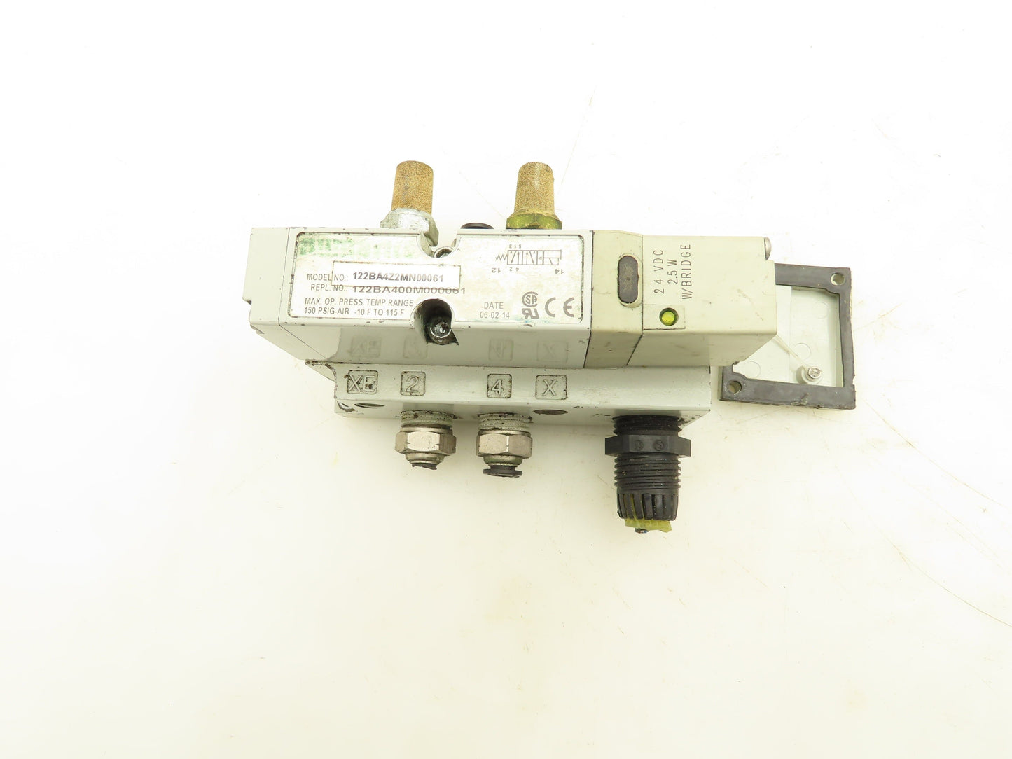 Numatics 122BA4Z2MN00061 Pneumatic Solenoid Valve w/Manifold Base 24VDC Lot of 3