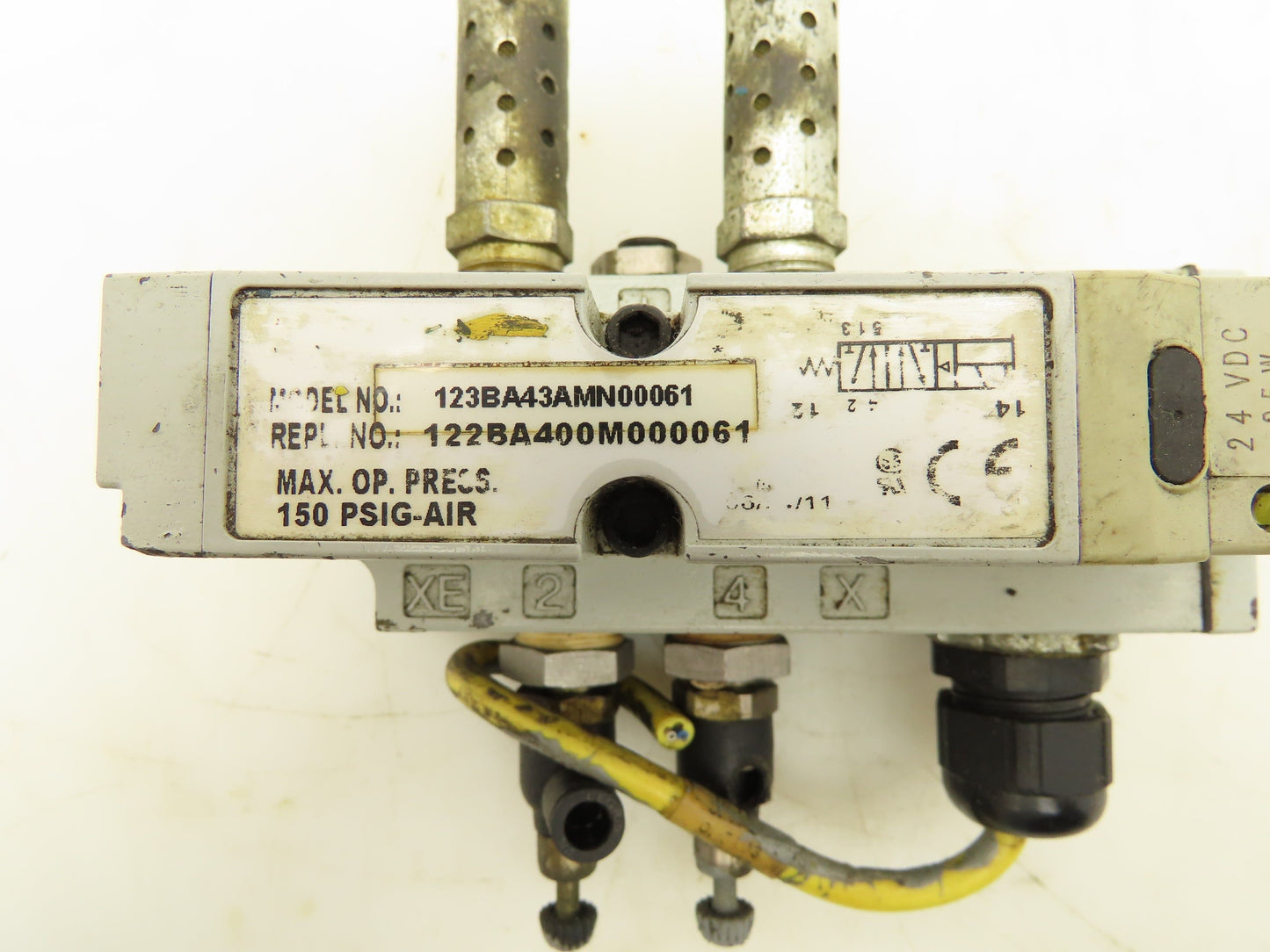 Numatics 123BA43AMN00061 Pneumatic Solenoid Valve w/Manifold Base 24VDC