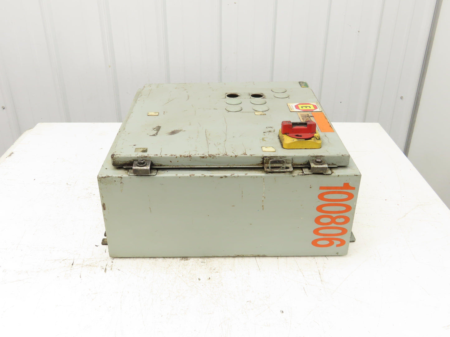 Hoffman A202008LP Electrical Box Enclosure Fused Disconnect Rotary Switch