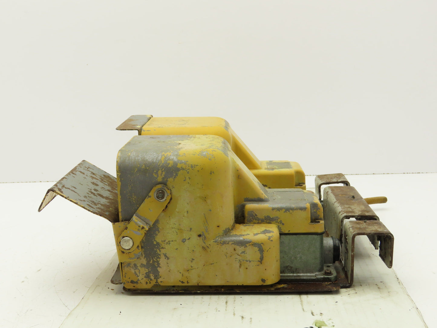 Ojiden OFL-TY1-SM2.KS Safety Guard Machine Foot Switch Double Pedal 10A 250V