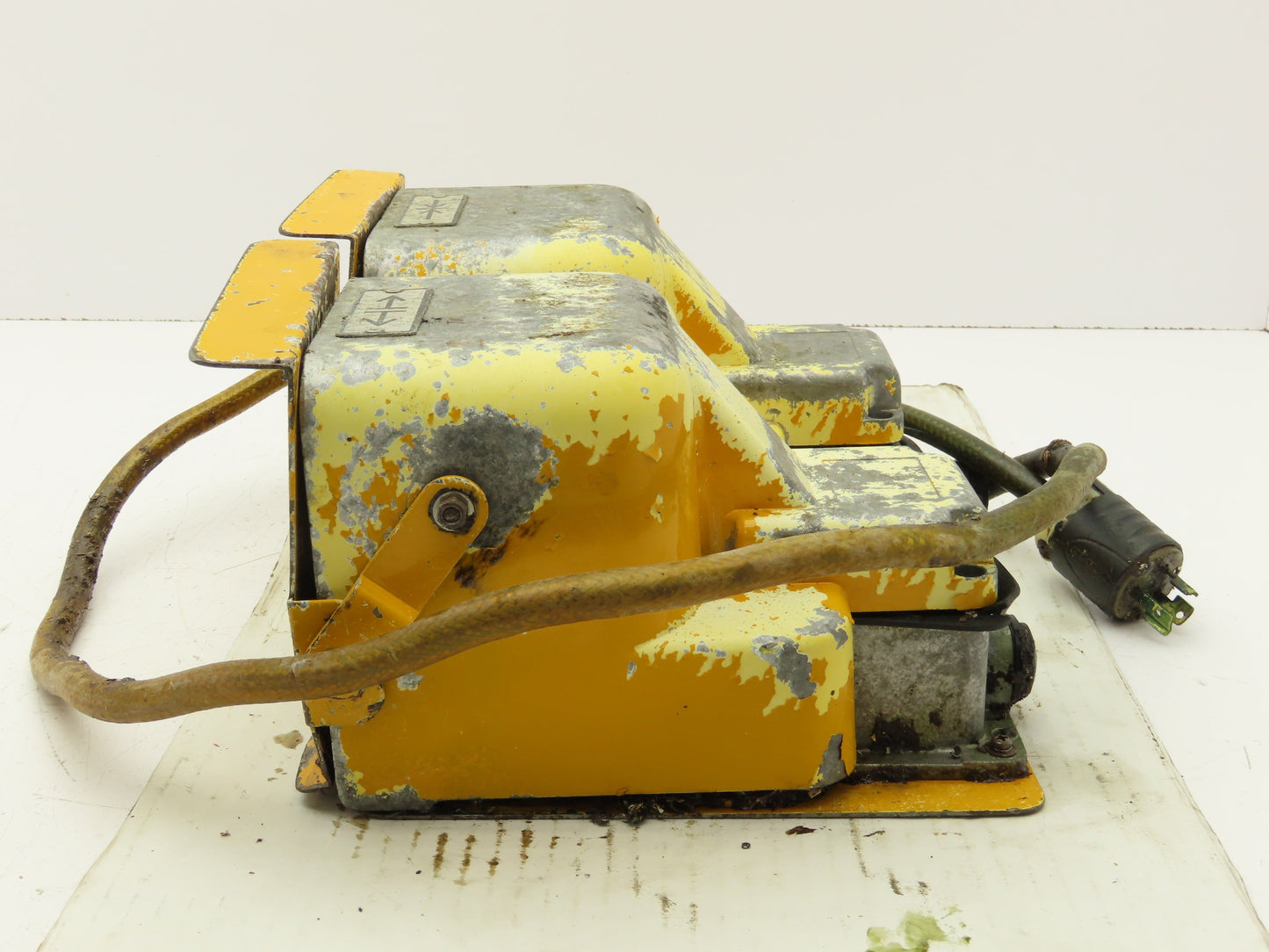 Ojiden OFL-TY1-SM2.KS Safety Guard Machine Foot Switch Double Pedal 10A 250V