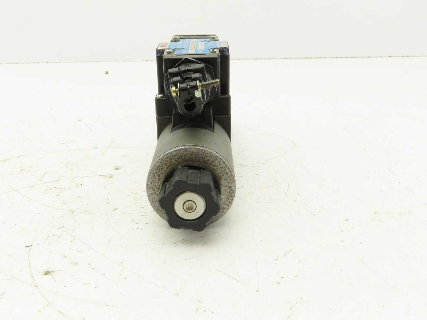 Nachi SL-G01-A3X-R-D2-10 Hydraulic Directional Control Solenoid Valve 24VDC