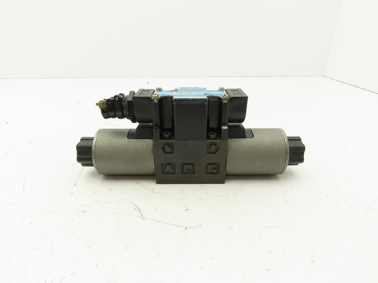 Nachi SL-G01-A3X-R-D2-10 Hydraulic Directional Control Solenoid Valve 24VDC
