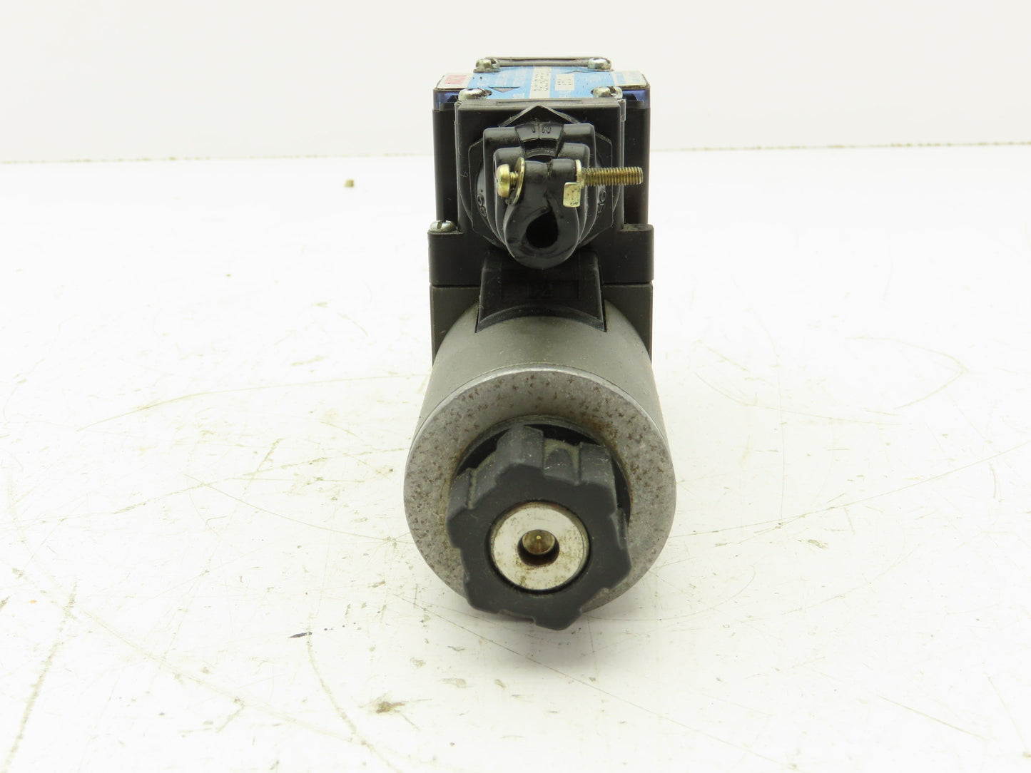 Nachi SL-G01-A3X-R-D2-10 Hydraulic Directional Control Solenoid Valve 24VDC