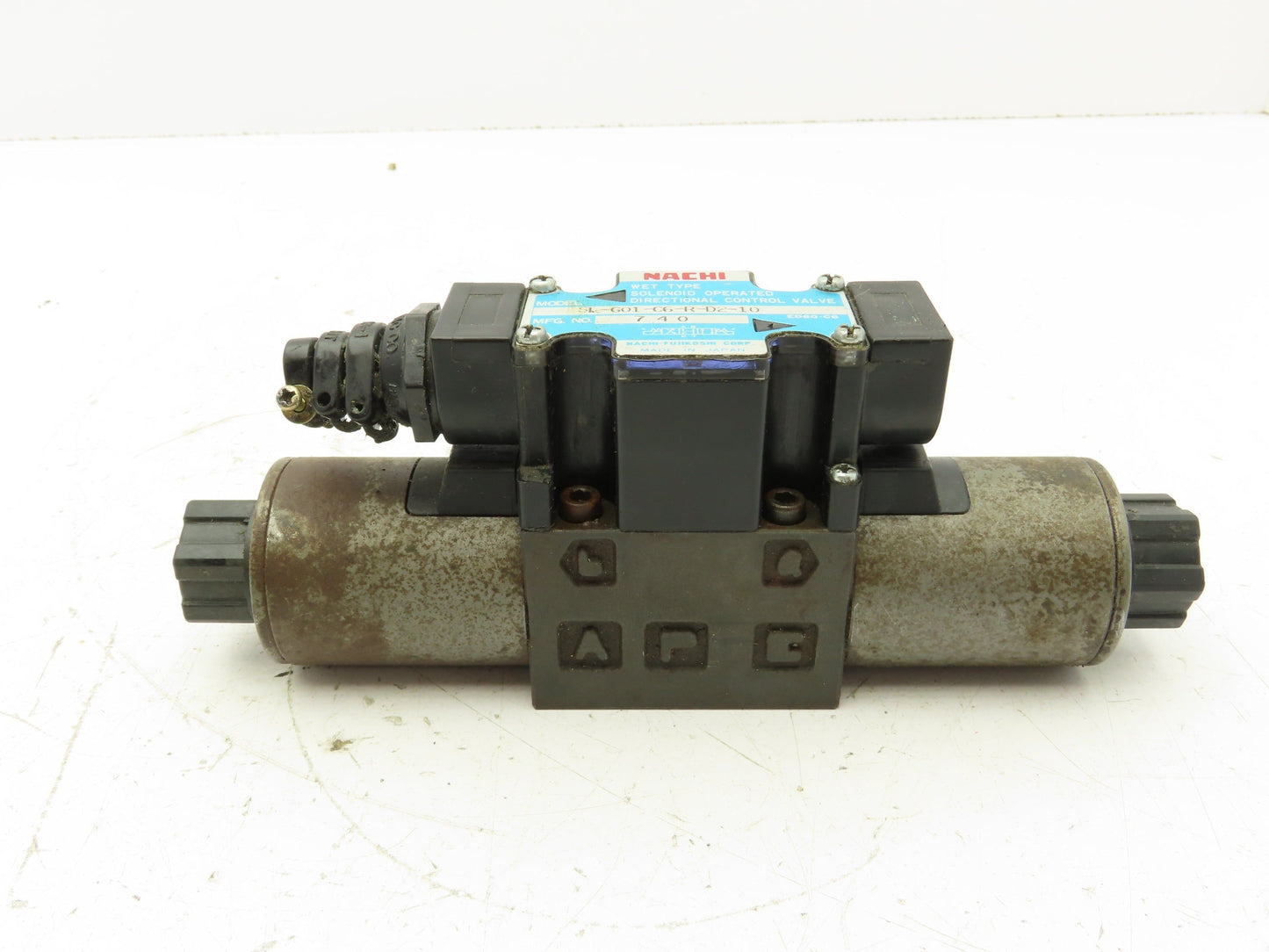 Nachi SL-G01-C6-R-D2-10 Hydraulic Directional Control Solenoid Valve 3-Pos 24VDC