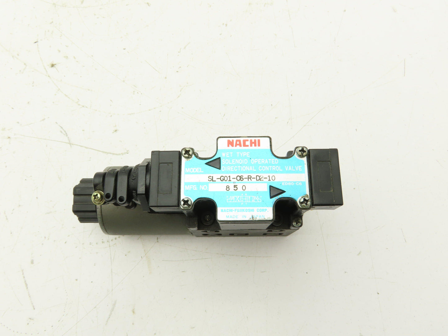Nachi SL-G01-C6-R-D2-10 Hydraulic Directional Control Solenoid Valve 3-Pos 24VDC