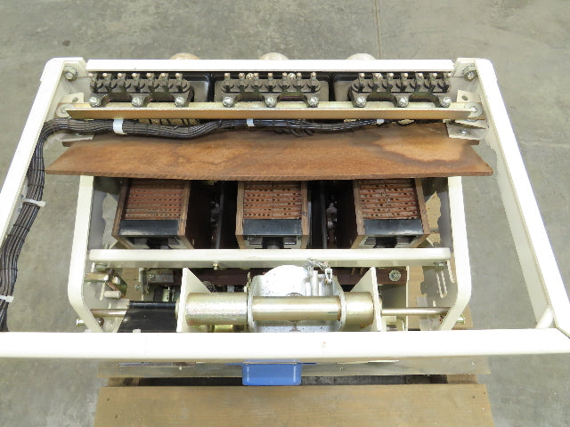 General Electric AK-2A-75-1 GE Air Breaker 3000A 600V Micro Versa Trip Plus