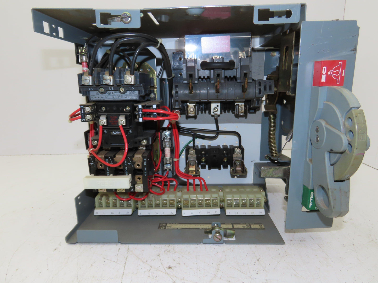 Allen Bradley MCC Bucket Motor Starter Contactor 10HP 600V 110V Coil Size 1