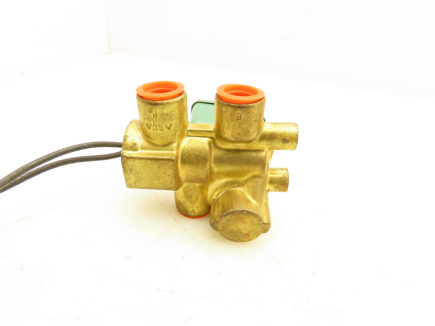 Asco HT8321A4 Solenoid Valve 125VDC 8.7W 3NO 3/8"NPT 9/32" Orifice 10-200PSI