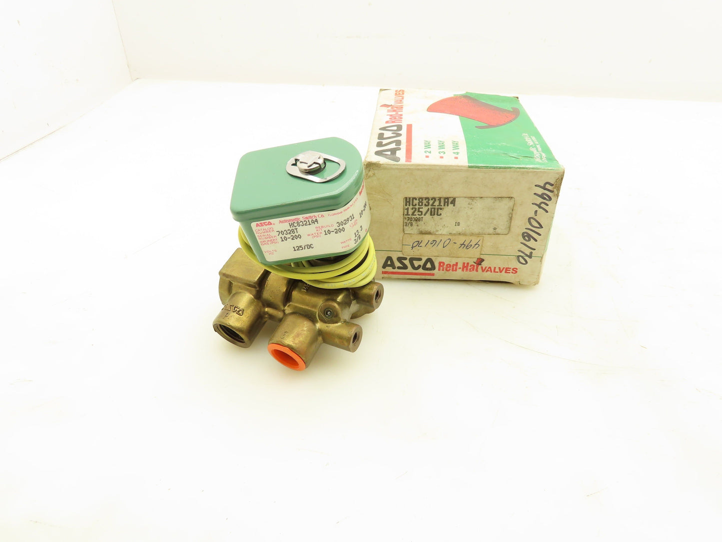 Asco HC8321A4 Red Hat Solenoid Valve 125DC 13.3W 10-200PSI 3 Way 3/8"NPT