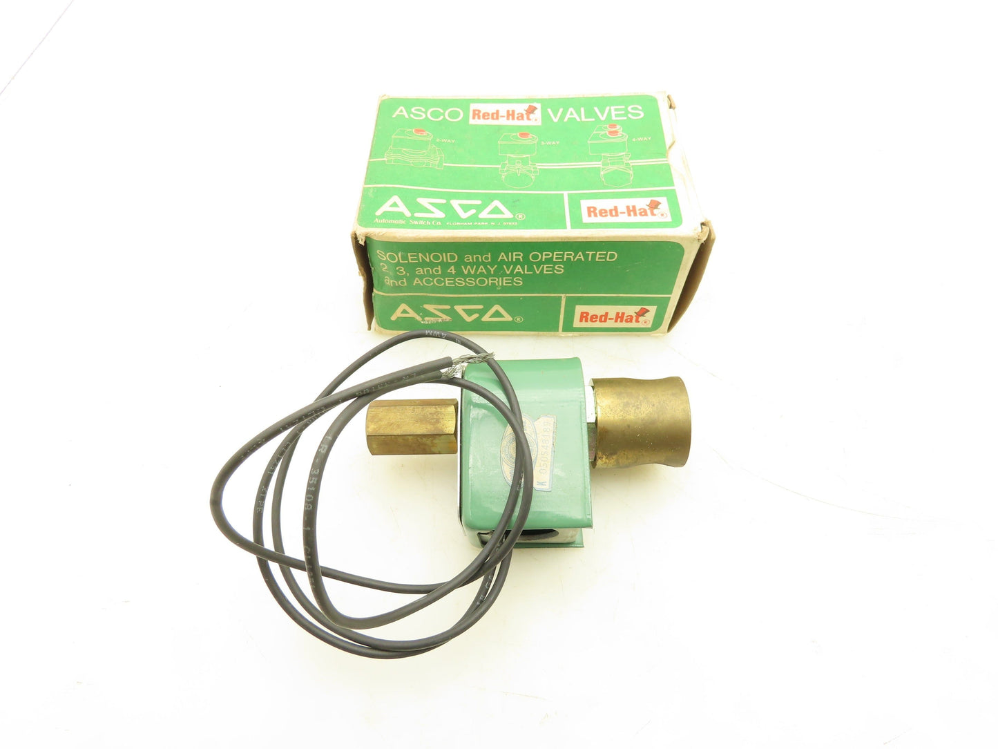 Asco 8314C54 Red Hat Solenoid Valve 120V 11W 90PSI 3NO 1/4"NPT 1/8" Orifice