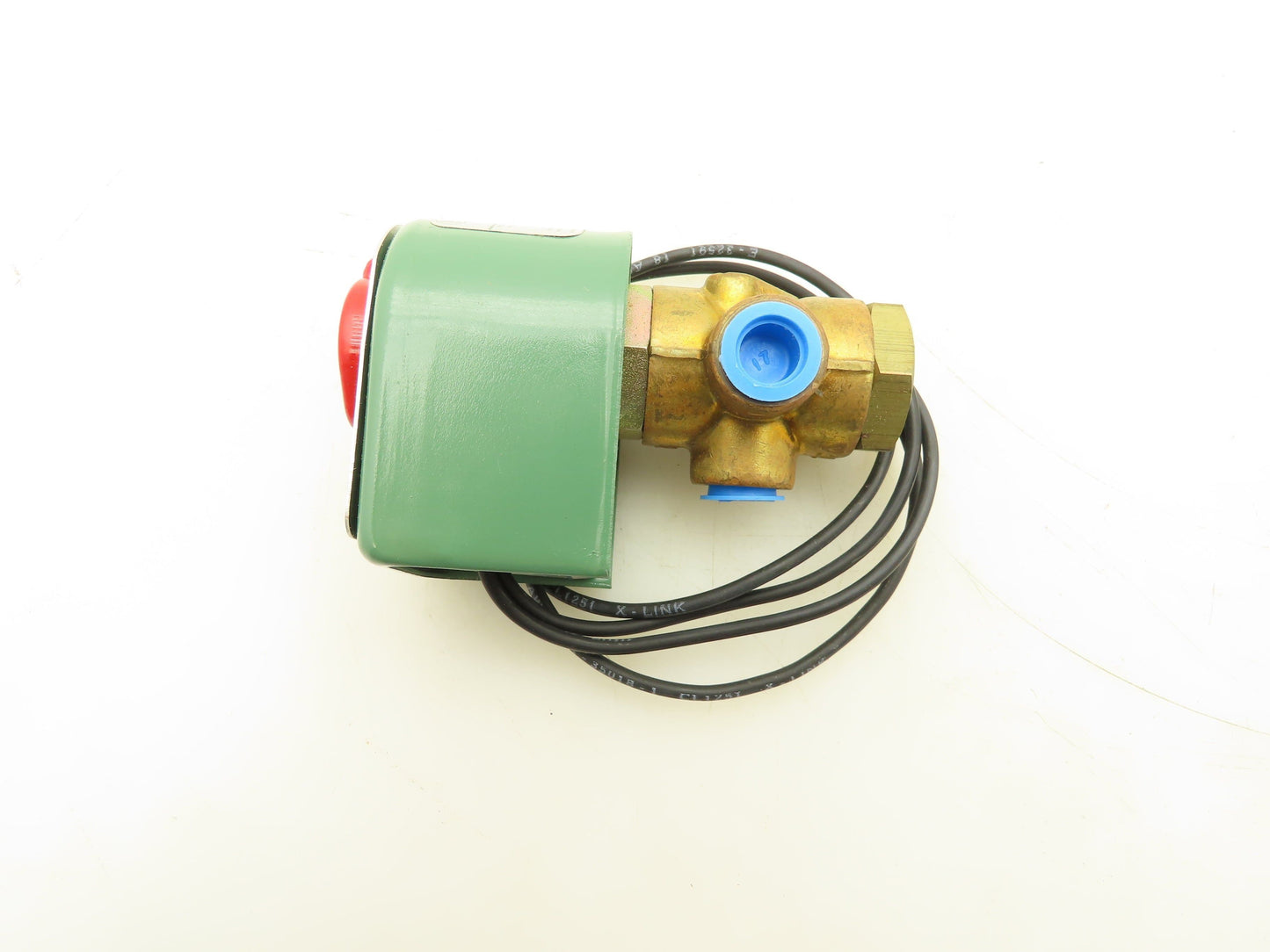 Asco 8320A188 Red Hat Solenoid Valve 120V 10.5W 3NC 45PSI 1/4"NPT 11/64"Orifice