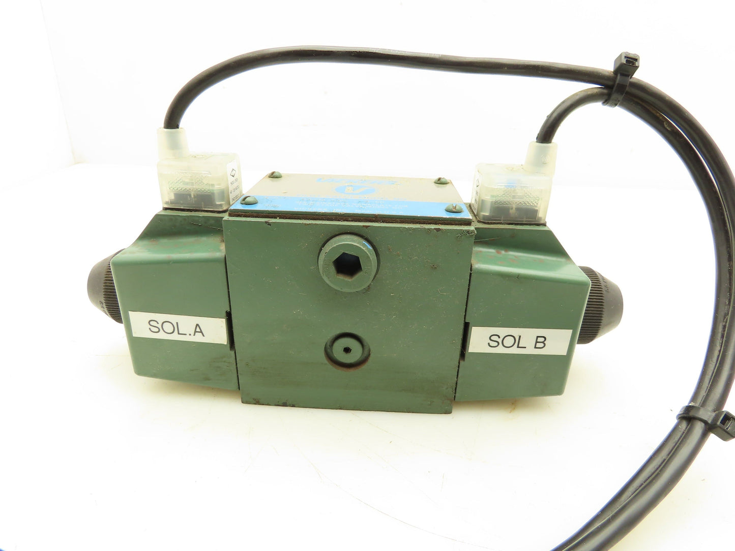 Vickers DG4S4-012C-U-B-60 Hydraulic Directional Control Solenoid Valve 120V